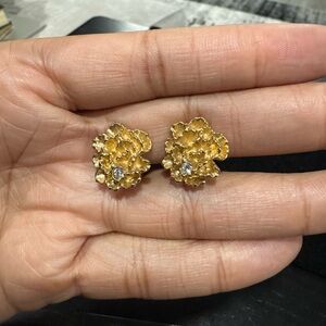 Vintage Avon Clip-On Earrings Gold Tone